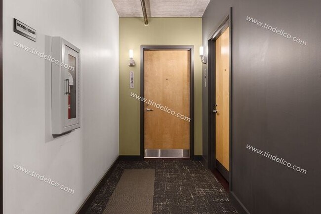 Building Photo - The Civic | 11th Floor 2BD/2BA with Stunning Portland Views, Free Parking and Free Utilities!