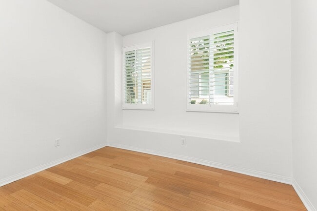 Building Photo - Paseo del Sol Charmer with Private Yard and Community Pool