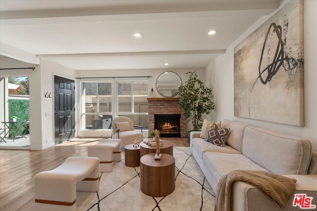 Building Photo - 2516 Arizona Ave