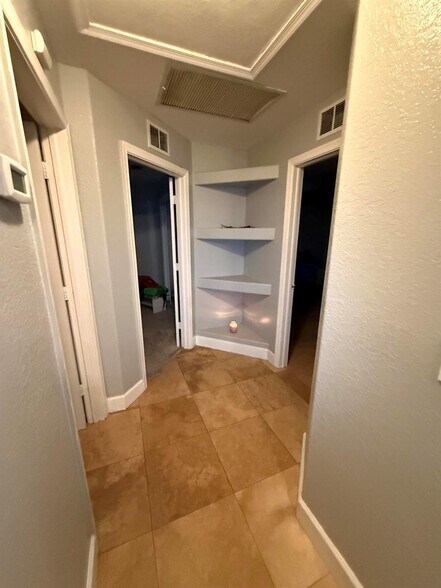 Building Photo - 7534 Coconut Blvd