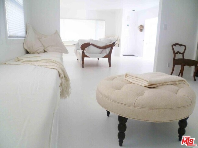 Building Photo - 409 Westminster Ave