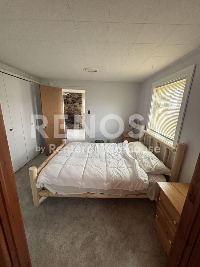 Building Photo - 3 Bedroom 1 Bath Single Family Home in Isle
