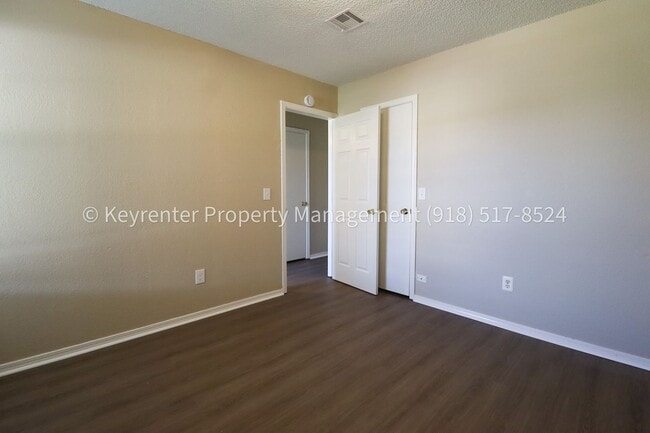 Building Photo - 3 Bed | 2 Bath in East Tulsa!