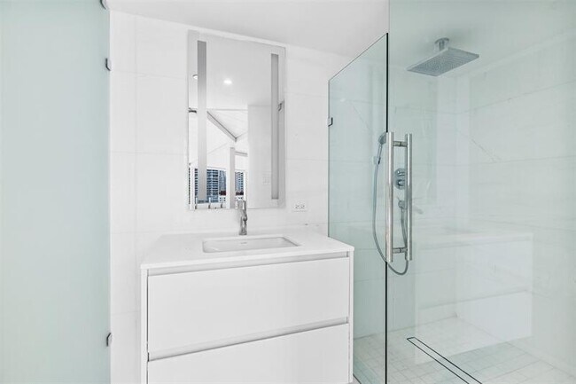 Building Photo - 300 Biscayne Blvd Way