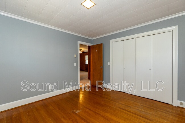 Building Photo - 207 S Alston St