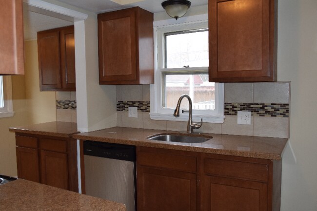 Building Photo - 4070 Wyncote Rd