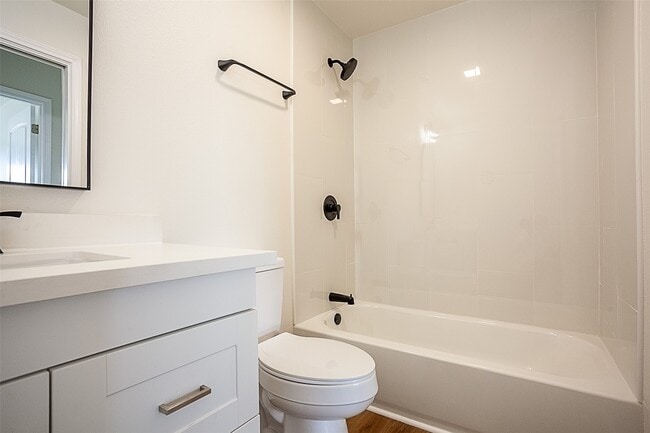 Building Photo - 6317 Ivanhoe Ln