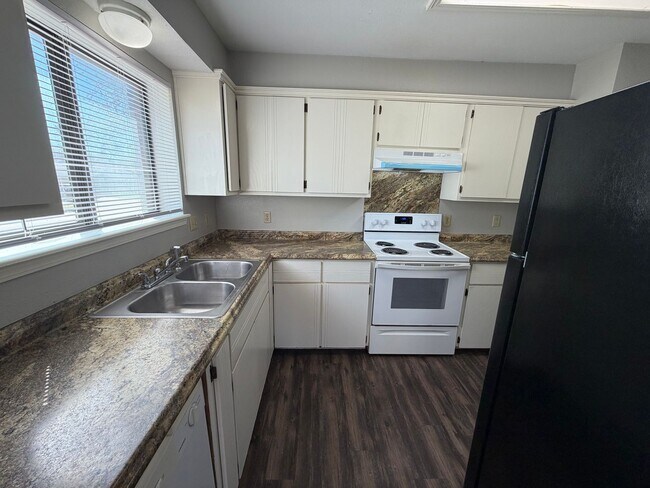 Building Photo - Belknap/Barton