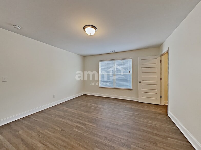 Building Photo - 5332 Tupelo St