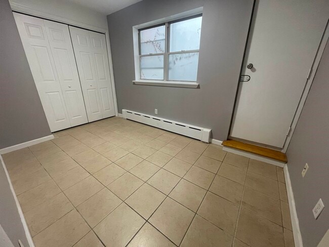 Building Photo - 306 65th St