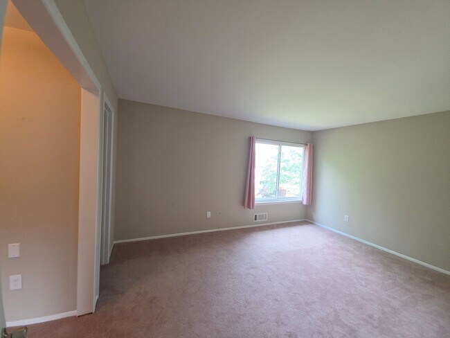 Building Photo - 918 Merritt Dr