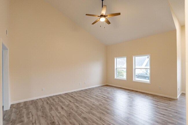 Building Photo - 128 Alumni Dr