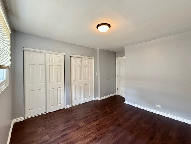 Building Photo - 122 N Menard Ave