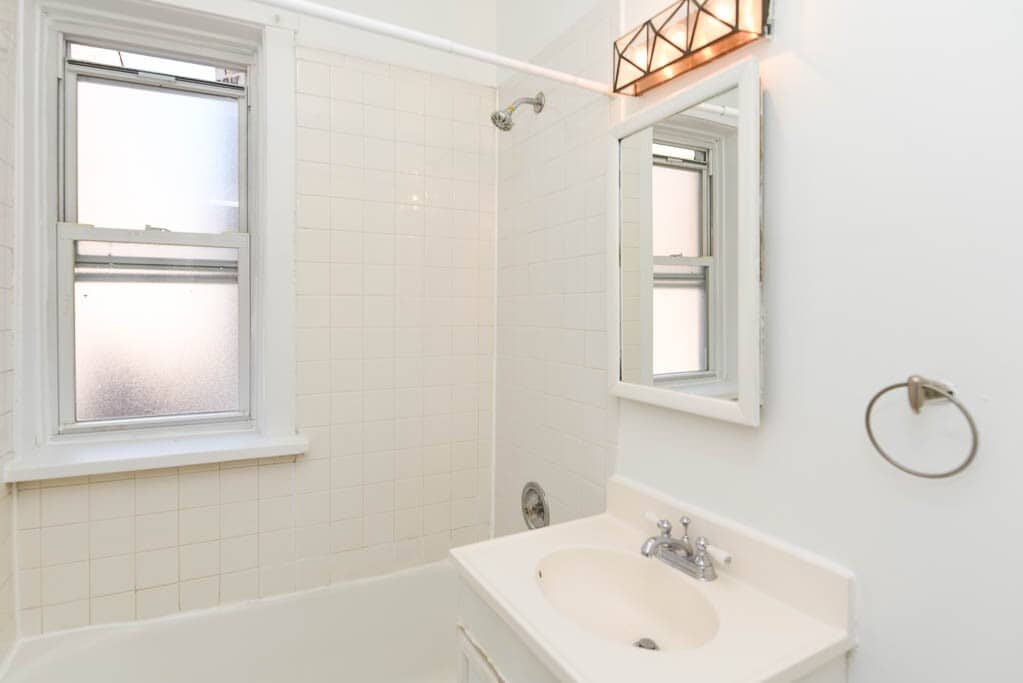 Building Photo - 457 W Melrose St