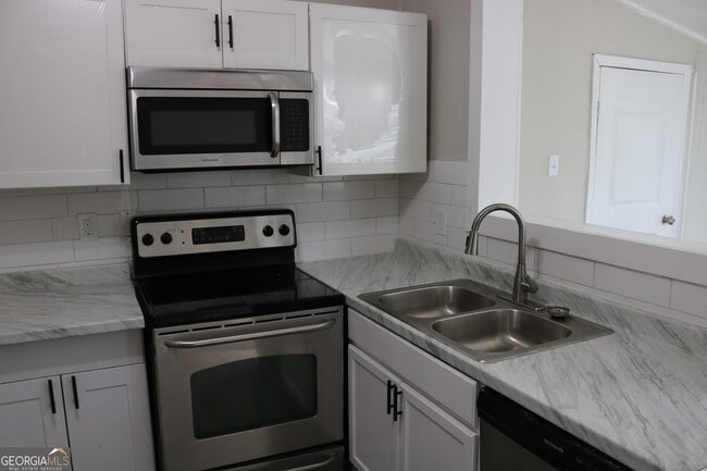 Building Photo - 254 21st Ave