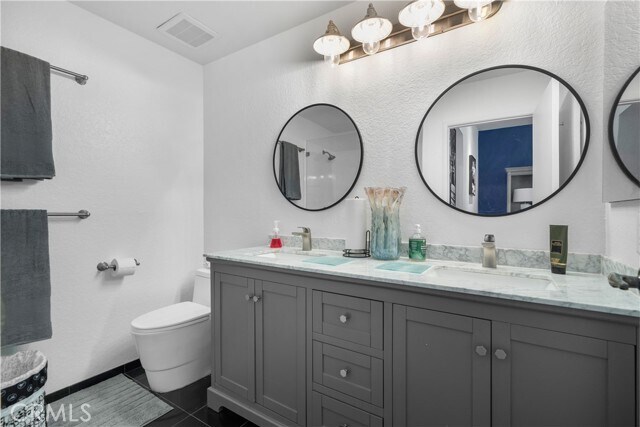 Building Photo - 2601 S Broadmoor Dr