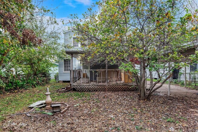 Building Photo - "Charming 3-Bed Oasis in Bossier City with 1.5 Baths & Spacious 1917 Sq Ft Layout!"