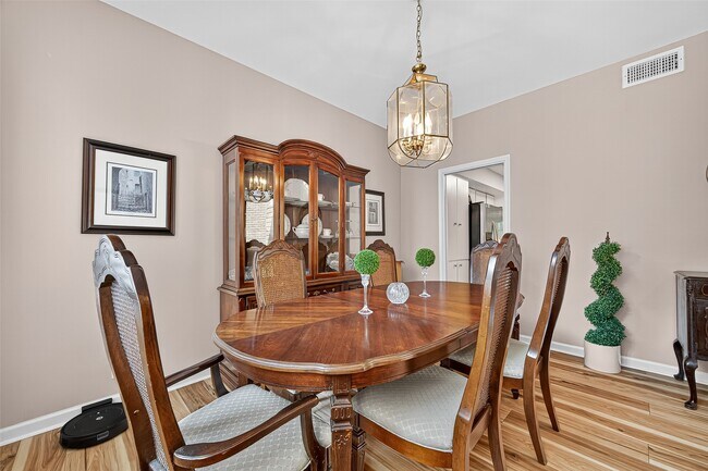 Building Photo - 1320 Chardonnay Dr