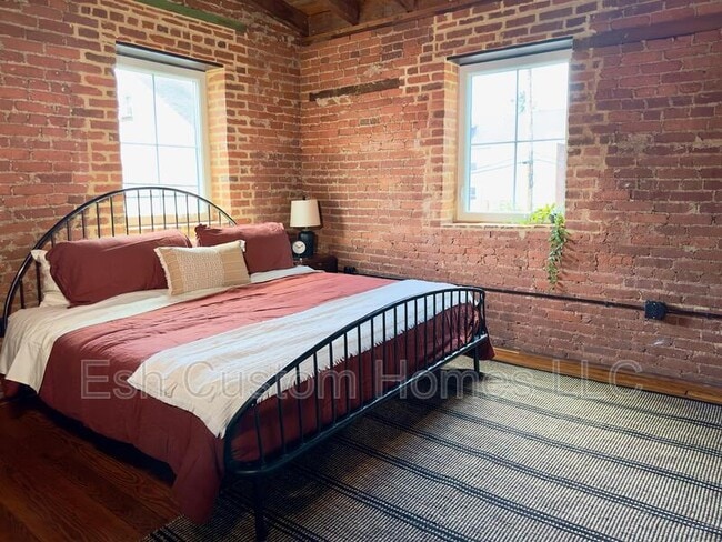 Building Photo - 437 W Grant St