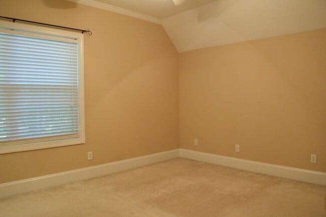 Building Photo - 5 Bed, 3.5 Bath in Columbia County!
