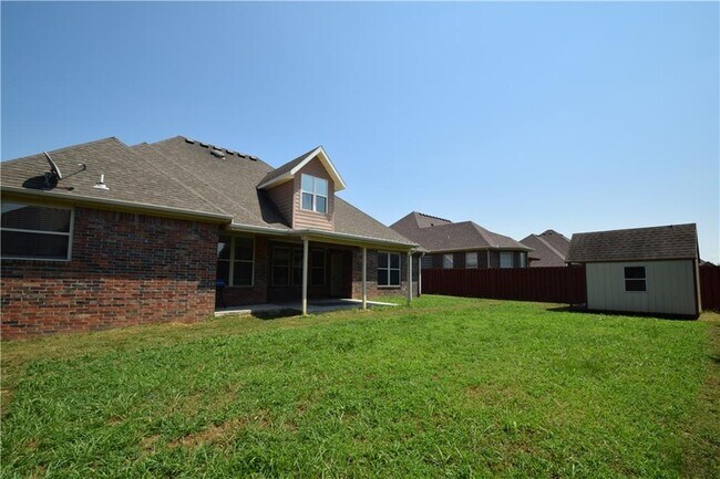 Building Photo - 4004 SW Layton Rd