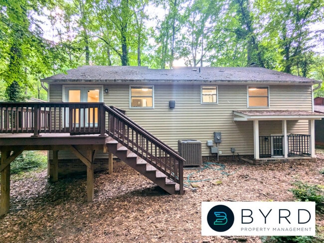 Building Photo - 13300 Farm Crest Ct