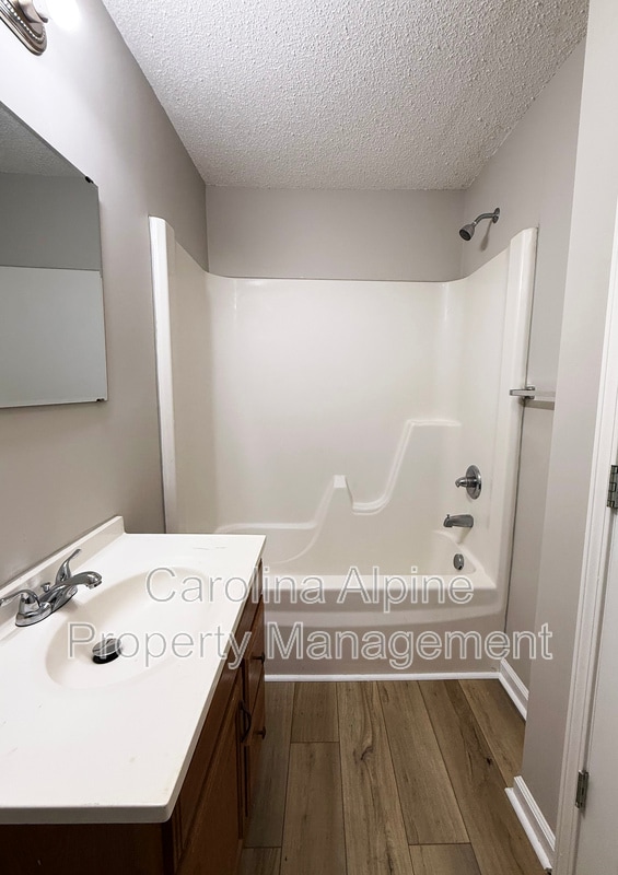 Building Photo - 409 S Merritt Ave