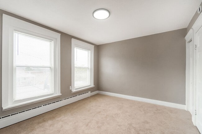 Building Photo - Updated  2BR Home – Walk to Lehigh & Downtown Bethlehem