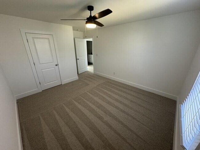 Building Photo - 2128 Middlebridge Ct
