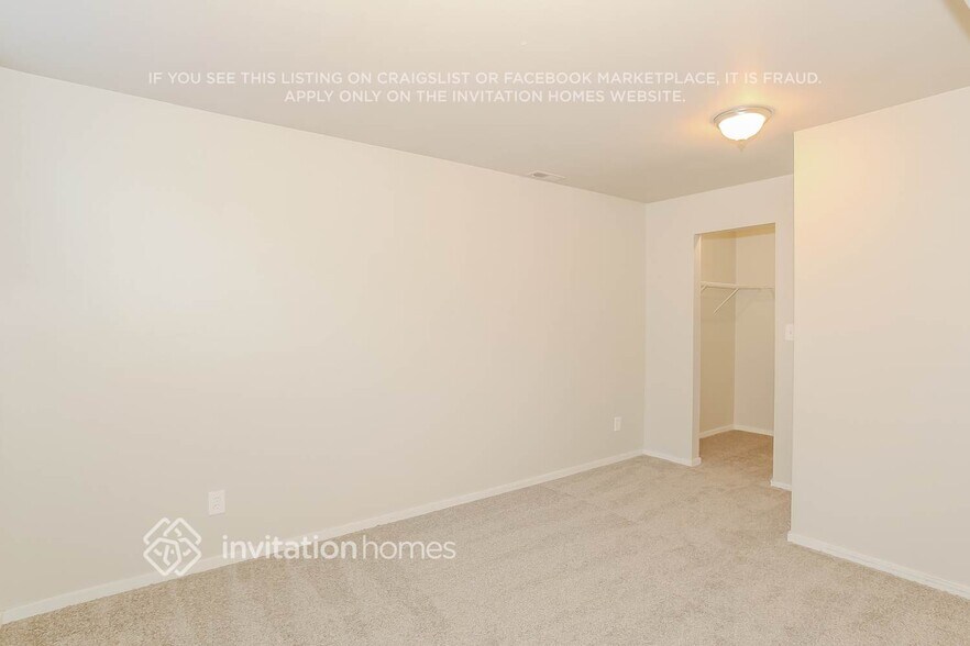 Building Photo - 1136 N Fir St