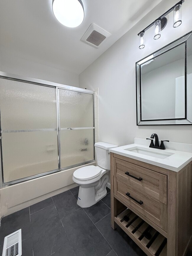 Building Photo - 171 Scobee Ln