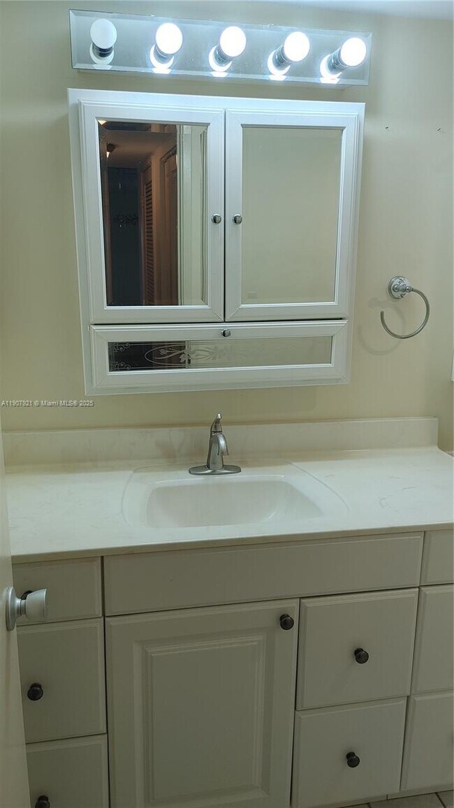 Building Photo - 3575 Brokenwoods Dr