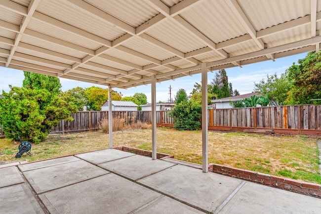 Building Photo - 26539 Flamingo Ave