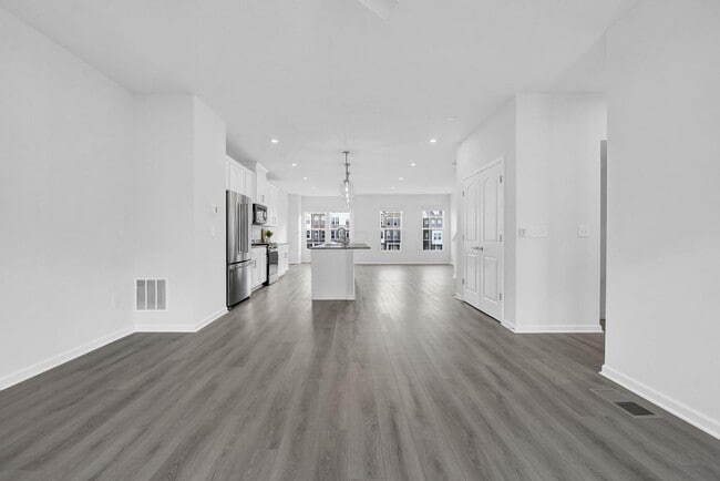 Building Photo - 4186 McCune Ave