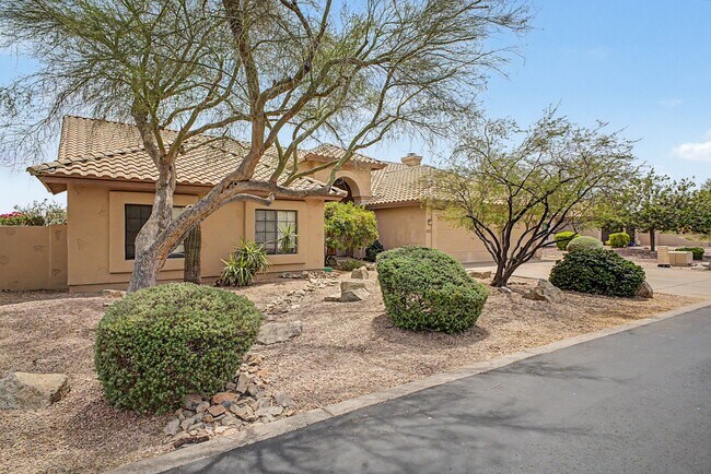 Building Photo - Beautiful Sonoran Heights 4 bed Home, 3 car garage, and Pool