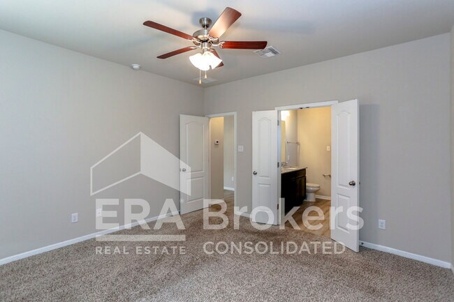 Building Photo - 4721 Highmont Dr
