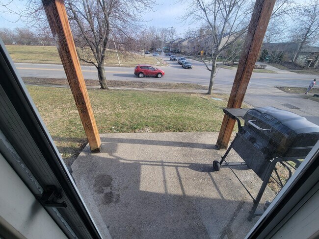 Building Photo - 201 Joey Way