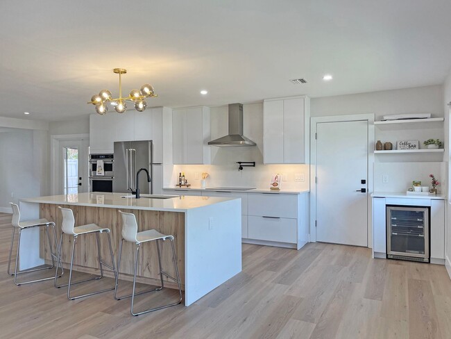 Building Photo - Fully Remodeled Snell Isle Luxury Home - A...