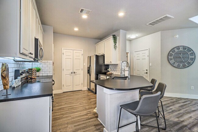 Building Photo - 21100 Santa Ana Cove