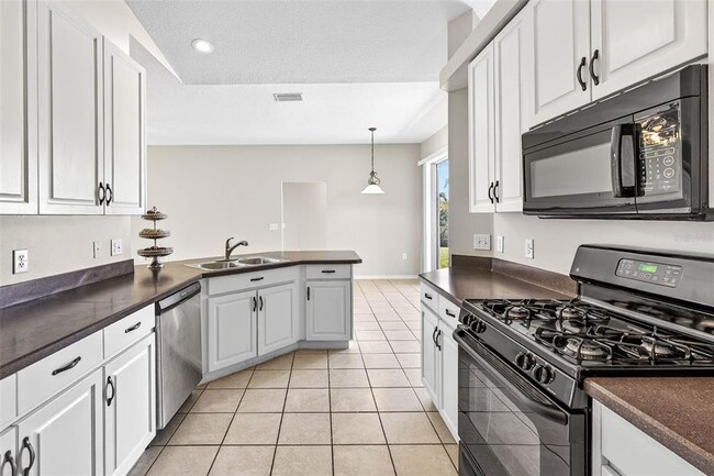 Building Photo - 31224 Crestmont Ct