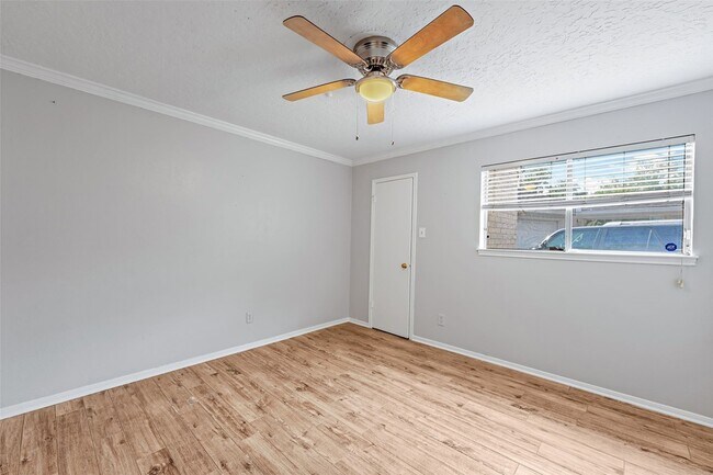 Building Photo - 10735 Kitty Brook Dr