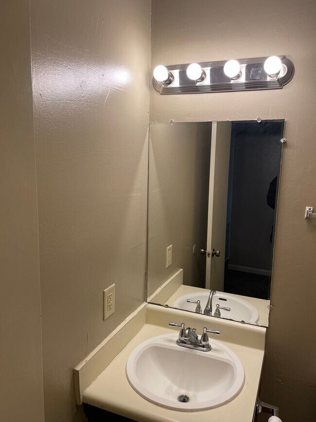 Building Photo - 308 Loire Ave