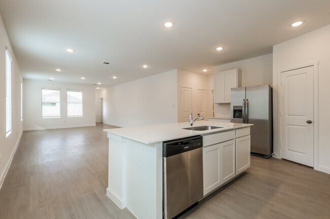 Building Photo - 11515 Cedar Cl