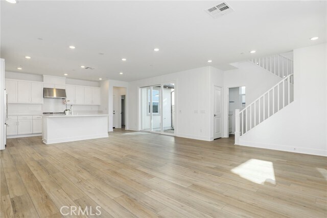 Building Photo - 27213 Tamarack Ln