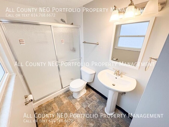 Building Photo - 4601 Paxton Dr S