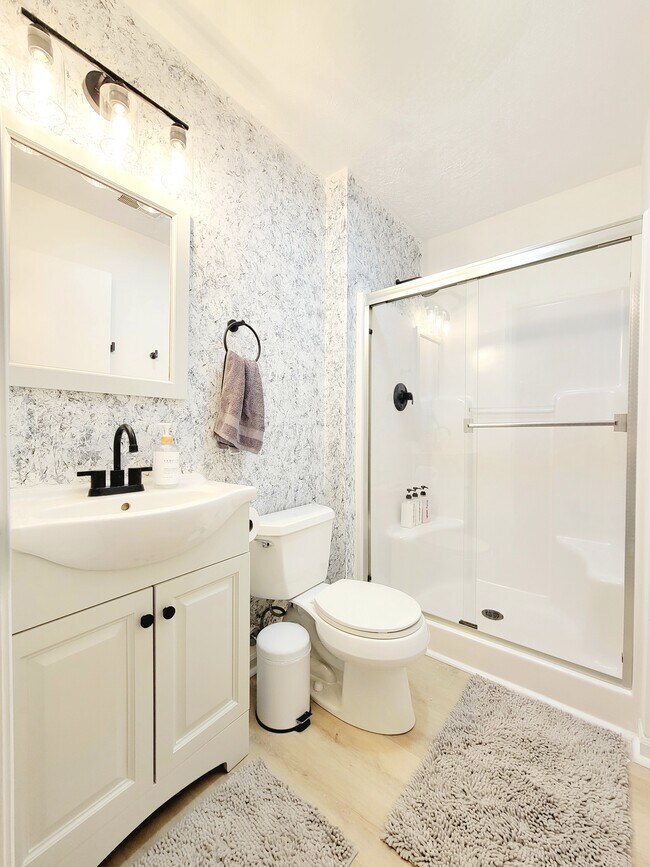 Building Photo - 18041 Bulla Rd