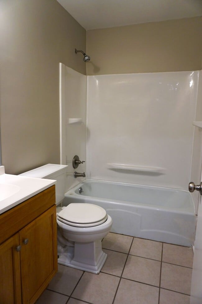 Building Photo - For Rent – Central Jonesboro Home - 3 bedr...