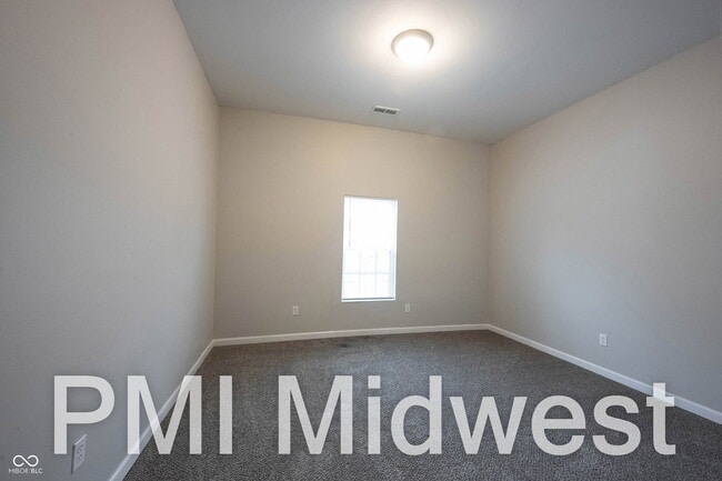 Building Photo - 925 N Sheffield Ave