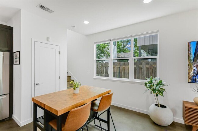 Building Photo - 2414 E Martin Luther King Jr Blvd