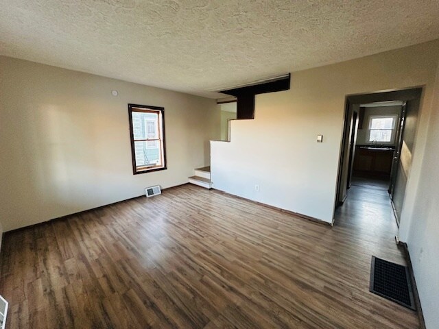 Dining Room - 619 N Lehigh Ave